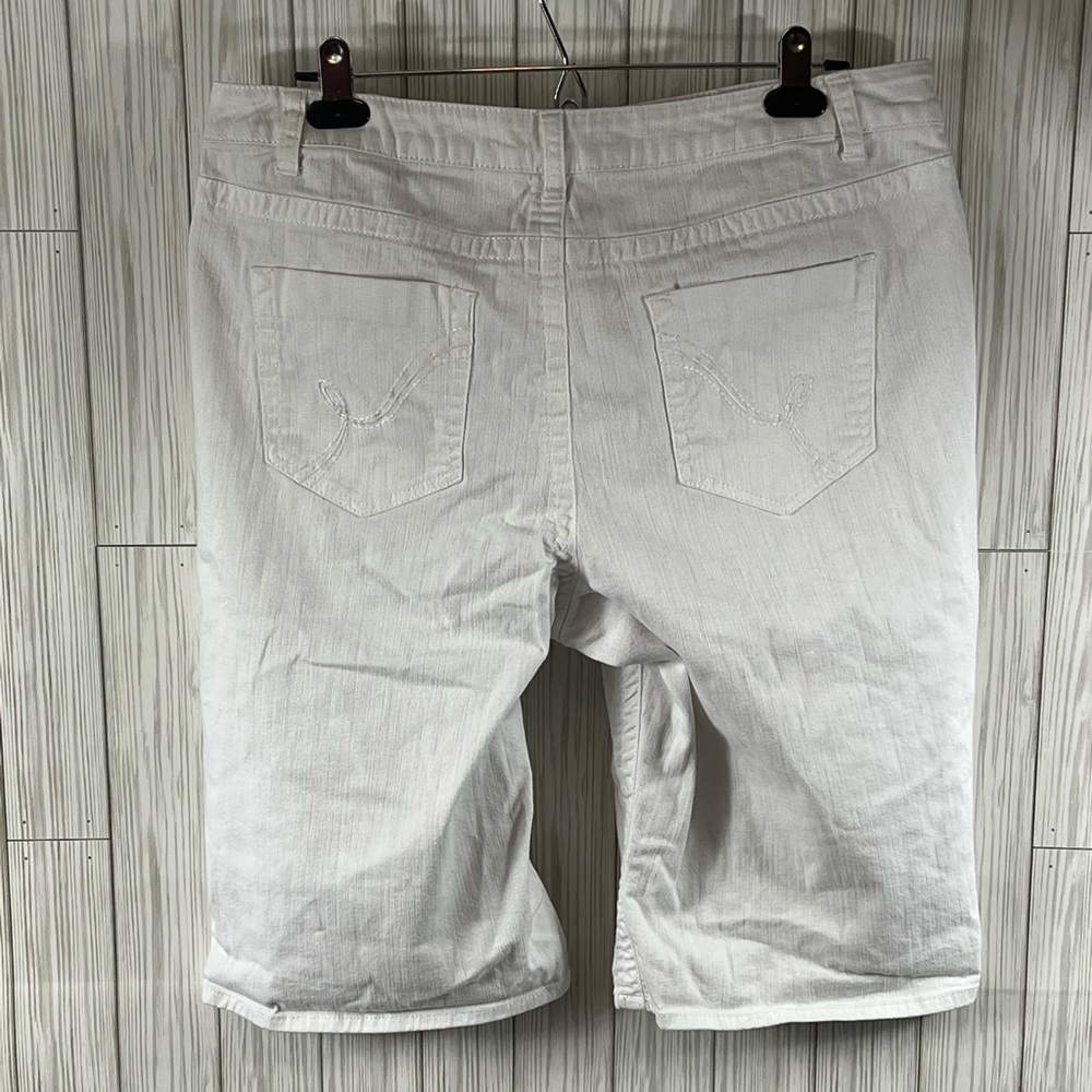 Fashion Bug White Long Shorts - Picture 2 of 6
